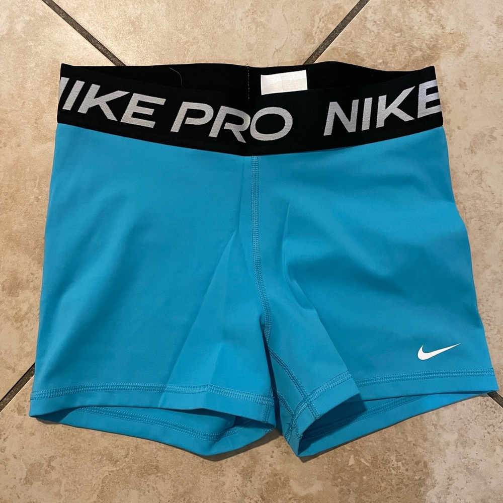 Nike pro